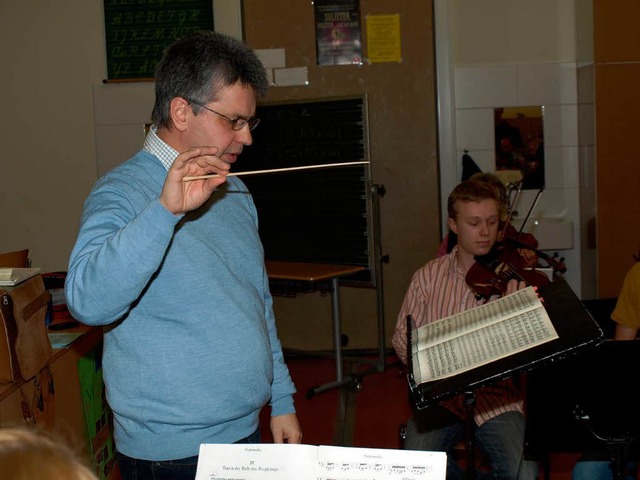 Clemens Staiger bei einer Probe mit dem Sinfonischen Orchester  | Foto: Marion Pfordt