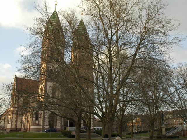 Im Schatten der Herz-Jesu-Kirche im Fr...nem Wochenende zwei berlle ereignet.  | Foto: Brigitte Sasse