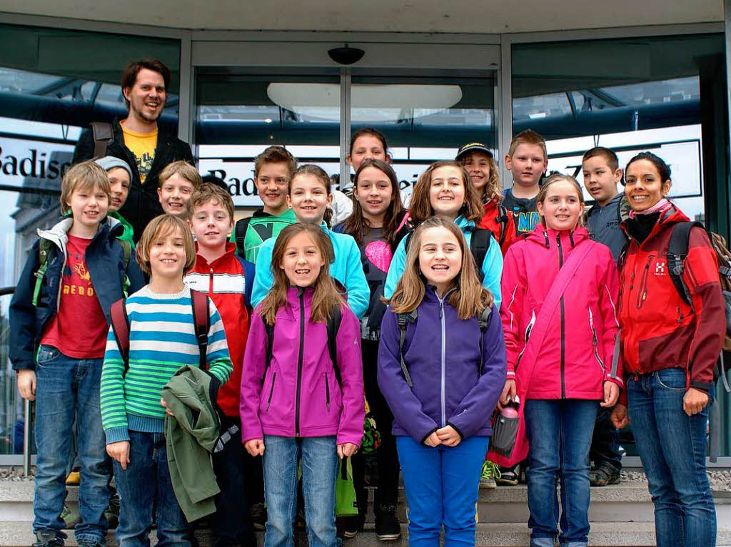 Die Klasse 4b der Hebelschule Schliengen mit ihrer Lehrerin Julia Kahl. Die Klasse 4b der Hebelschule Schliengen mit ihrer Lehrerin Julia Kahl.