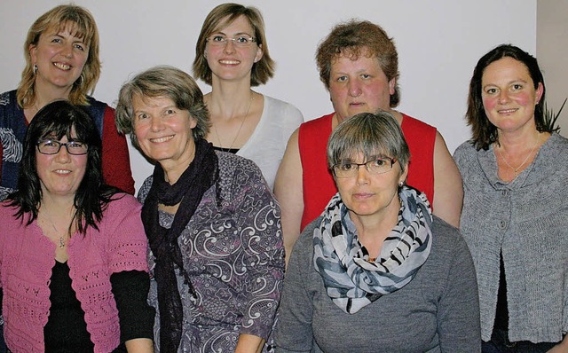 Der Vorstand: (von links hinten) Thekl... Grambach, Barbara Khn, Karin Schmid.  | Foto: nadja Korhummel