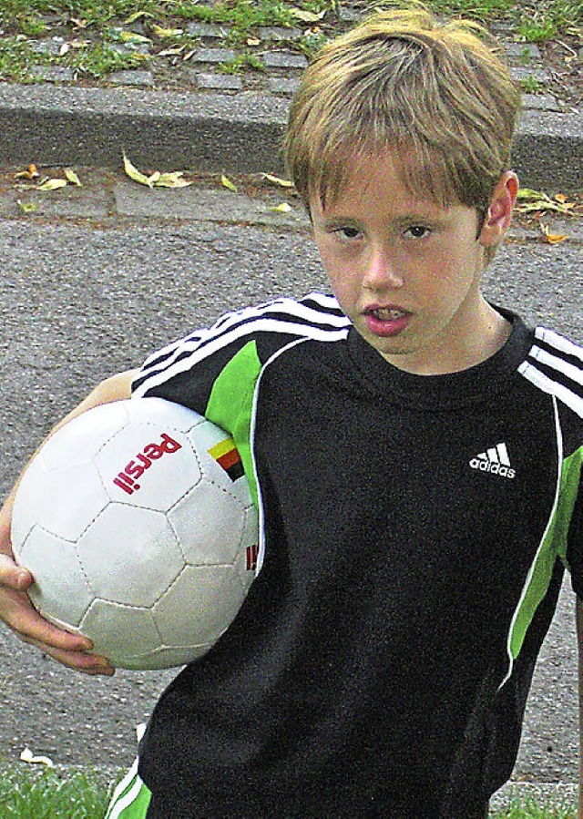 Matthias mit Ball   | Foto: privat