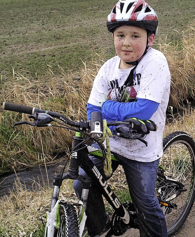 Mit Schlamm fhrt&#8217;s sich am besten: Duncan auf seinem Bike.   | Foto: privat