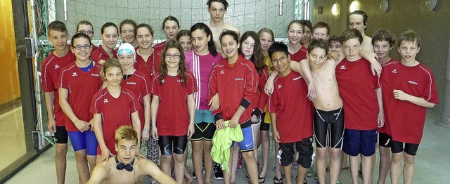 Das erfolgreiche Schwimmteam des TSV RW Lrrach bei der Bezirksmeisterschaft   | Foto: Privat