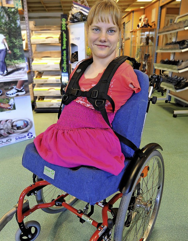 Malgosia Wojsa in ihrem neuen Rollstuhl  | Foto: Rita eggstein
