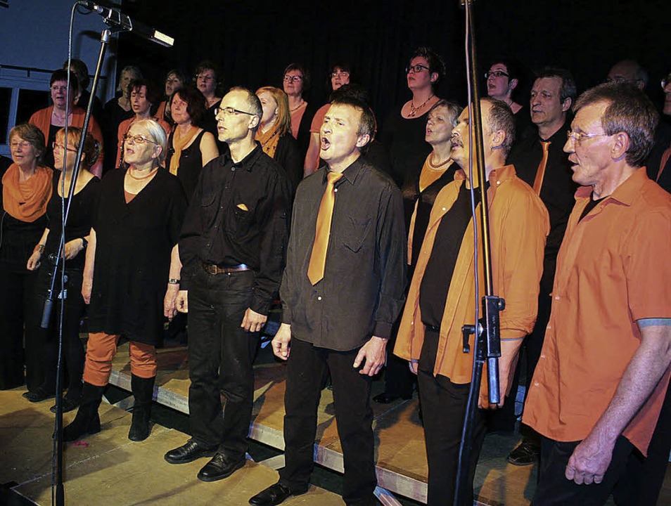 Eine tolle Show und starken Gesang lie... rappelvollen Bürgersaal in Bleibach.   | Foto: Karin Heiss