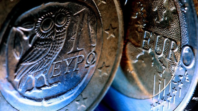 Der Euro soll in Athen wieder rollen.  | Foto: dpa