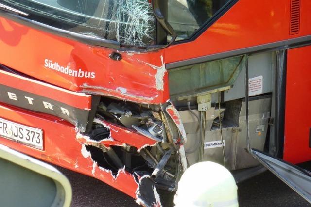 Unfall mit Linienbus in Neustadt: Mehrere Verletzte