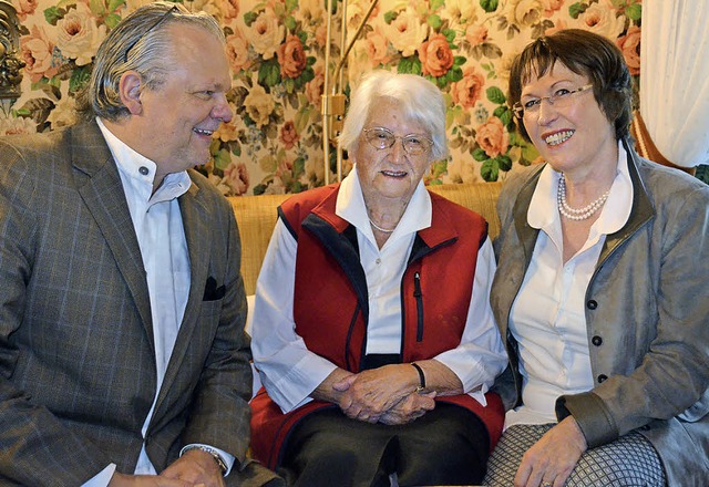 Lieselotte Hemmerling mit Karl und Monika Kellner   | Foto: Sigrid Umiger