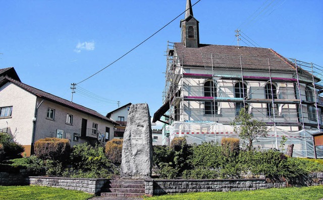 140.000 Euro will die Gemeinde Albbruc...rdenkmal und die Kapelle. Bild: Dinort  | Foto: Bz