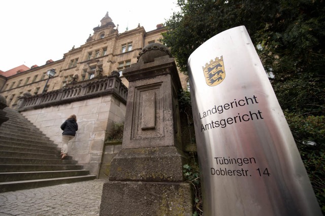 In Tbingen mssen sich die jungen Baden-Wrttemberger vor Gericht verantworten.  | Foto: dpa