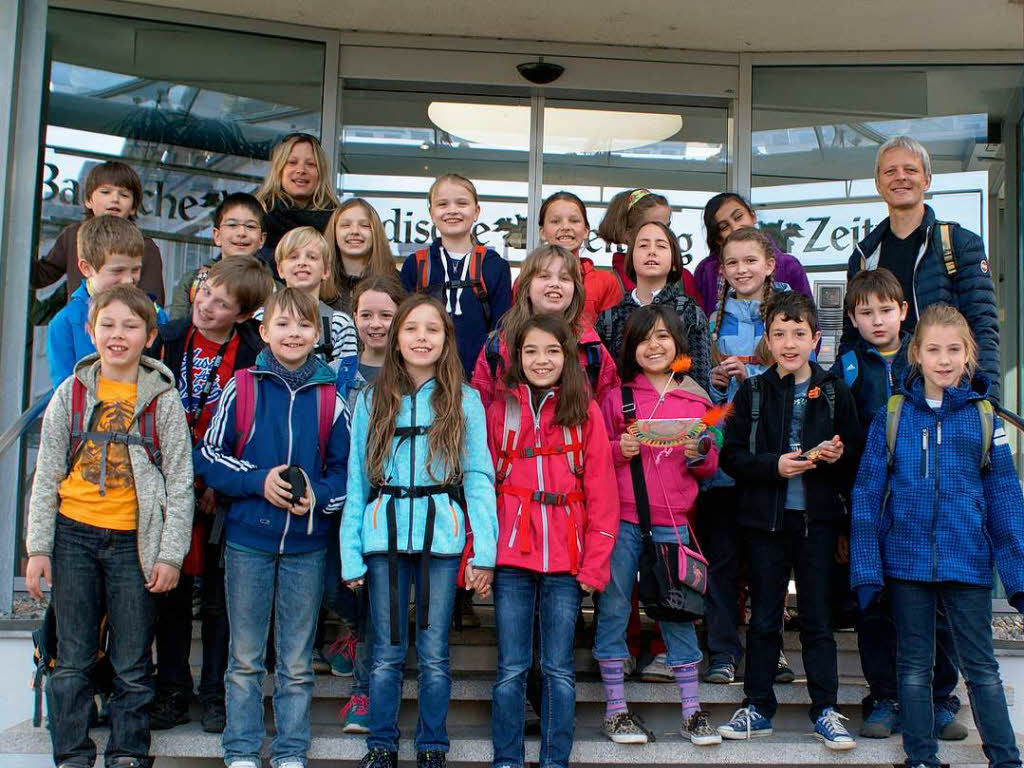 Die Klasse 4b der Emil-Gött-Schule Freiburg mit ihrem Lehrer Holger Wachtmann. Die Klasse 4b der Emil-Gött-Schule Freiburg mit ihrem Lehrer Holger Wachtmann.