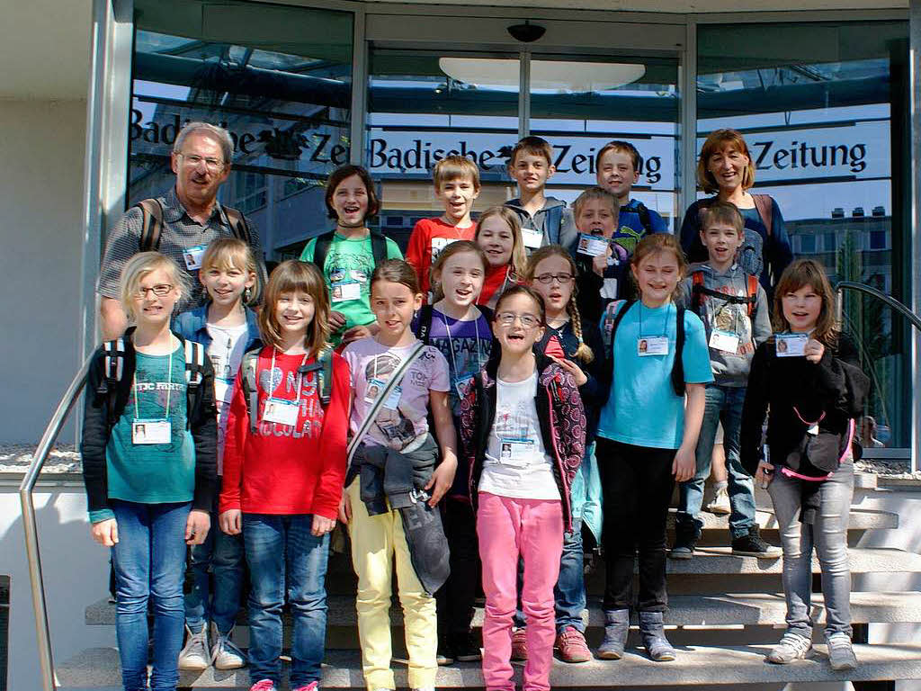 Die Klasse 4 der Grundschule Holzhausen mit ihrem Lehrer Konrad Erny. Die Klasse 4 der Grundschule Holzhausen mit ihrem Lehrer Konrad Erny.