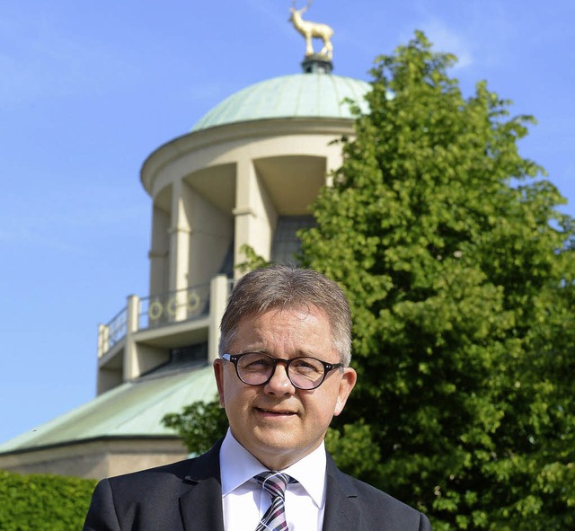 Favorit der Jugend? Guido Wolf vor dem provisorischen Landtag   | Foto: dpa