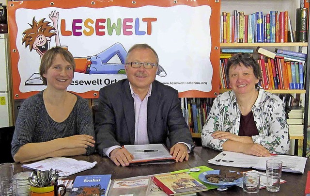 Patrizia Potrykus, Hermann Weber und Karmen Strzel von der Lesewelt Ortenau  | Foto: Bild honorarfrei