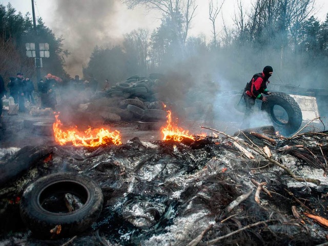 Brennende Barrikaden in Slawjansk &#8211; Vorboten einer Eskalation?  | Foto: dpa