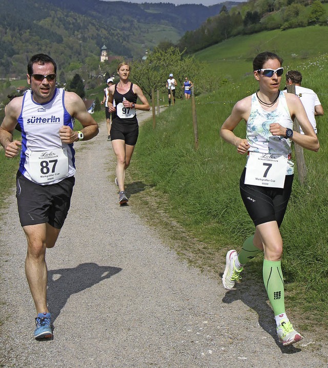 Bei Kilometer drei liegt noch Gertrud ...Siegerin  Hannah Schulz (Nummer 97).    | Foto: Stinn