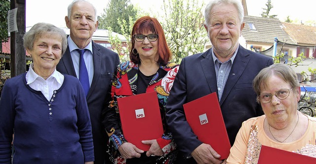 SPD-Vorsitzende Jutta Krauel und Justi... Harald Eberlin und Ingeborg Rokopf.   | Foto: Paul Schleer