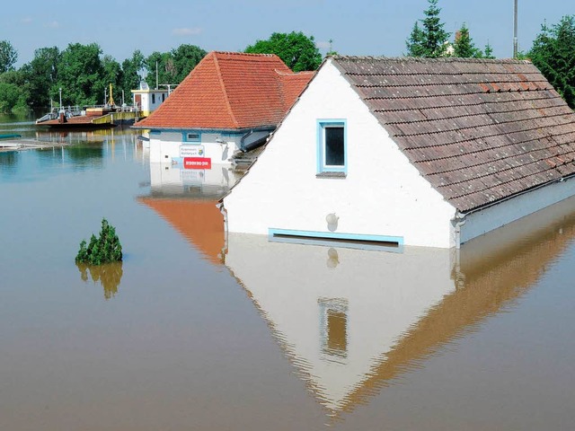DRamatische Hochwasserschden &#8211; ...chiet sie dabei ber das Ziel hinaus?  | Foto: dpa