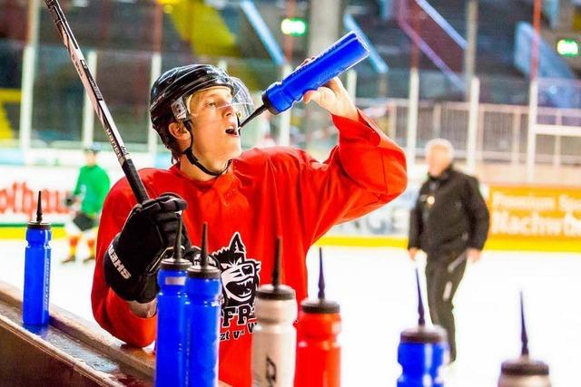 Fotos: Wlfe hautnah – so trainieren die Spieler vom EHC Freiburg