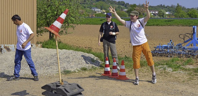 Beim Bildersuchlauf der Feuerwehr galt... Teamwork knifflige Aufgaben zu lsen.  | Foto: Jrg Schimanski