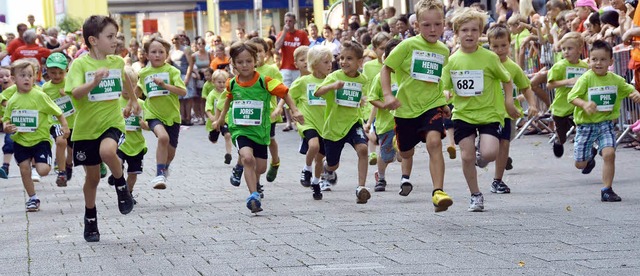 Die jngsten Teilnehmer sind beim Altstadtlauf stets mit Eifer bei der Sache.   | Foto: Archivfoto: STefan Sahli