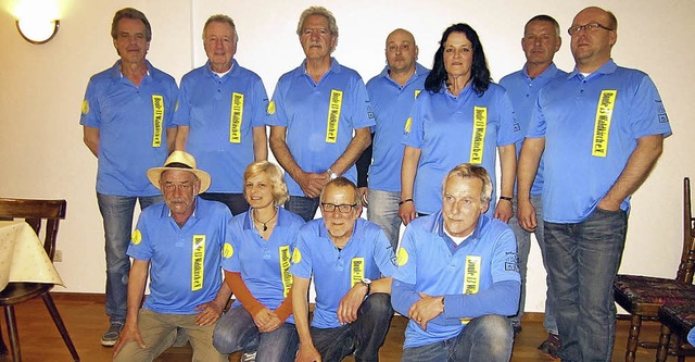 Die Spieler von Boule13 Waldkirch in ihren neuen Trikots  | Foto: Verein