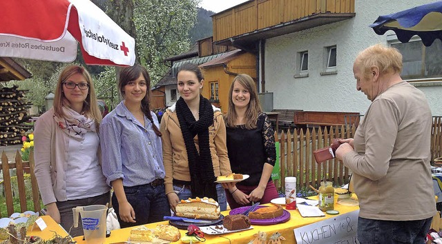 Der Basar des Jugendrotkreuzes  stimmte auf Ostern ein.   | Foto: privat