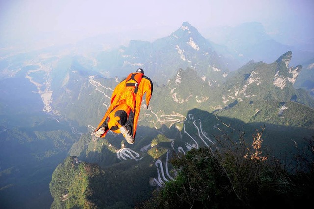 Einer der Stars der Wingsuitszene, Vik...n China. Bald darauf verunglckte er.   | Foto: AFP