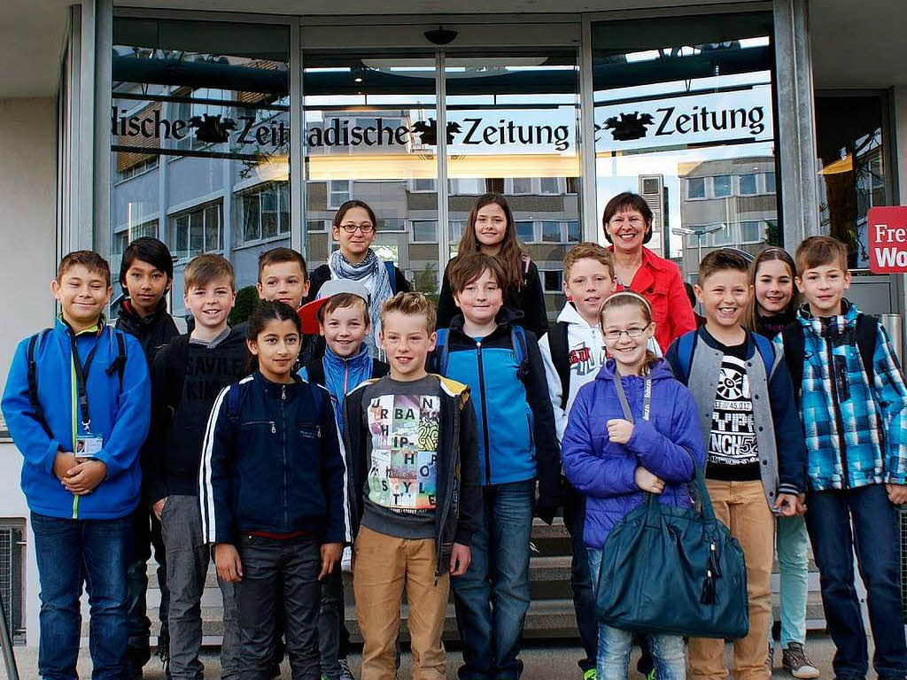 Die KLasse 4b der Grundschule Biengen, Außenstelle Schlatt mit ihrer Lehrerin Ursula Niesen Die KLasse 4b der Grundschule Biengen, Außenstelle Schlatt mit ihrer Lehrerin Ursula Niesen