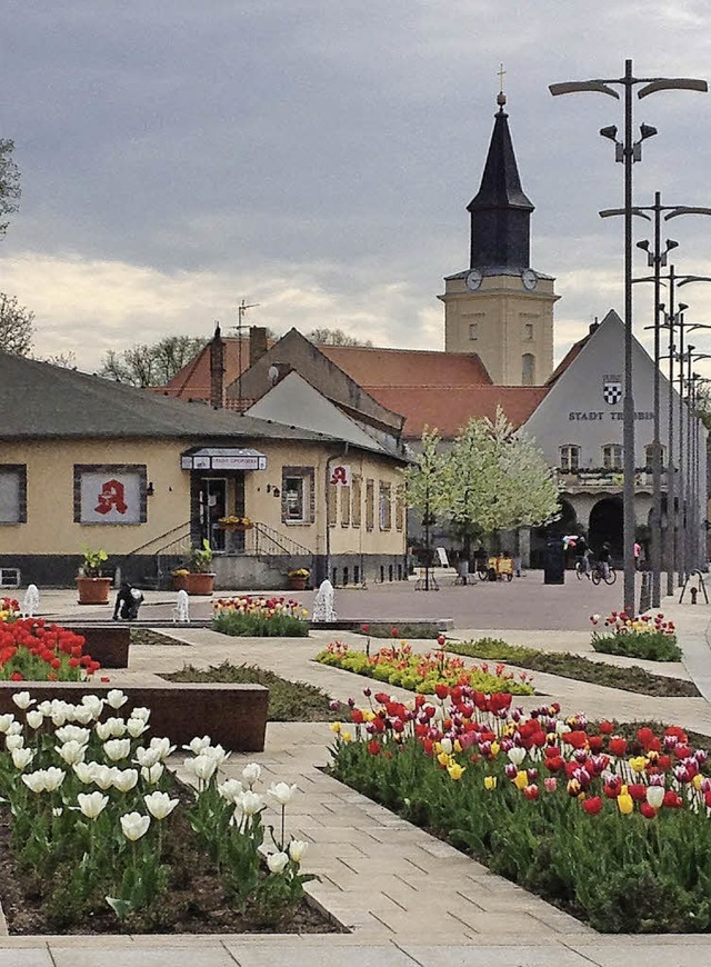 Auch in Trebbin freut man sich ber di...ngshafte Blumenpracht in den Straen.   | Foto: Ina Schulze