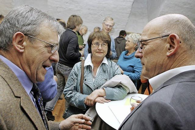 Grne diskutieren mit den Brgern ber den Verkehr