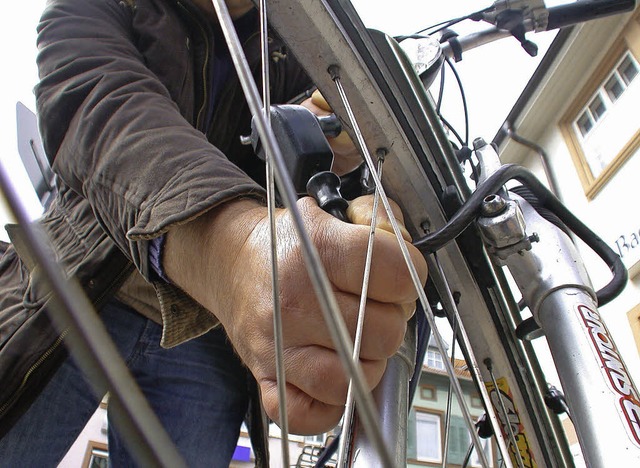 Begehrte Beute: Zwar sinkt die Zahl de... Fahrraddiebsthle allerdings steigt.   | Foto: A. Hnig