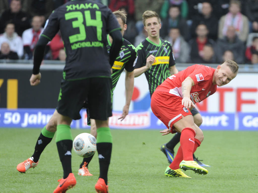 Freiburg (in rot) rang Gladbach in der zweiten Halbzeit nieder.