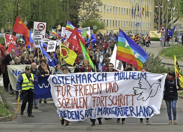 Friedlich wurde beim Mllheimer Ostermarsch demonstriert.   | Foto: Philipp