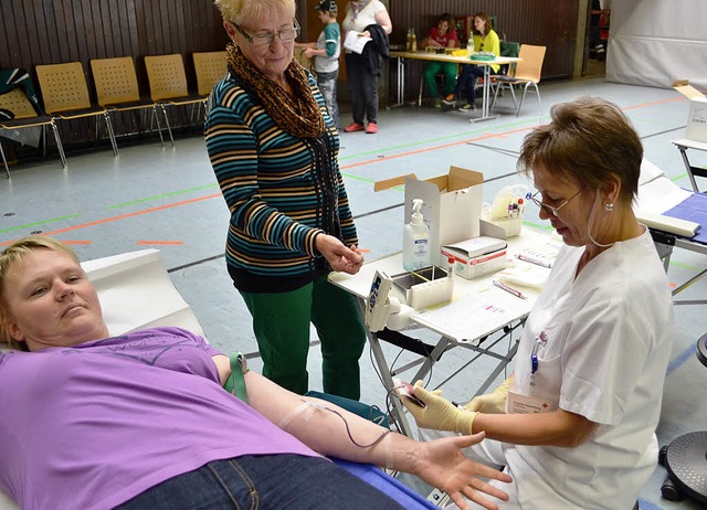 Blutspender sind Lebensretter: Zur jn...n des DRK in Zell kamen 205 Personen.   | Foto: Paul Berger