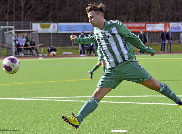 Ein groer Schritt  ist der Ligaerhalt fr Fabio Muto und der FC Zell.  | Foto: MAT