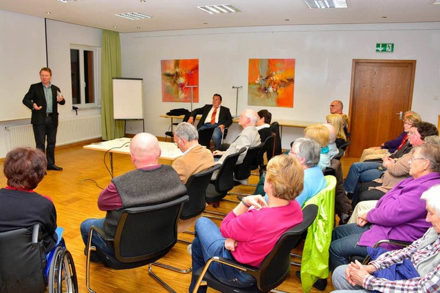 Gut besucht war die Informationsveranstaltung zur Nachbarschaftshilfe.  | Foto: Dieter Erggelet