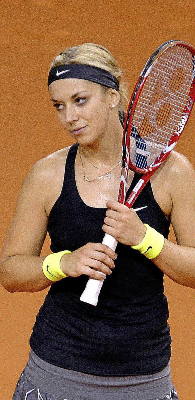 Stand brav da und wehrte sich kaum geg...ederlage: Sabine Lisicki in Stuttgart   | Foto: dpa