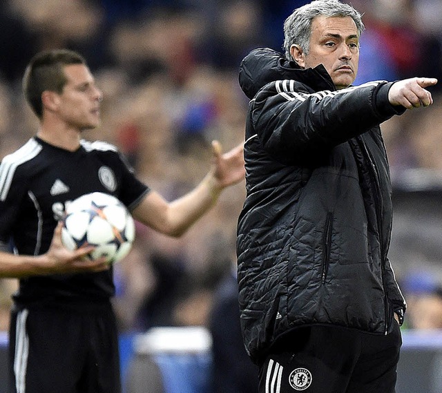 Zeigen, verzgern, Mzchen machen: Die...on Trainer Jos Mourinho (rechts).      | Foto: AFP