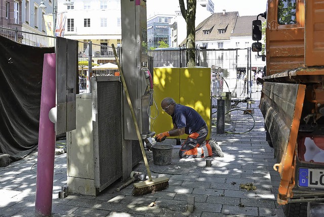 Alter Marktplatz: Zwei von drei Telefo... Stellpltze fr Radler eingerichtet.   | Foto: Felix Held