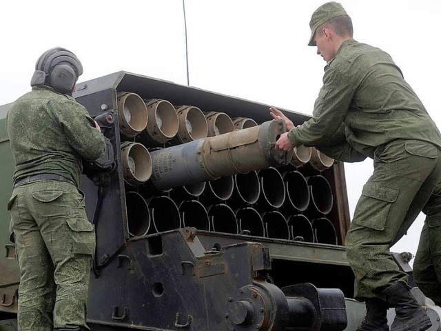 Das russische Militr bt den Ernstfall &#8211; hier ein Bild aus Wolgograd.  | Foto: dpa