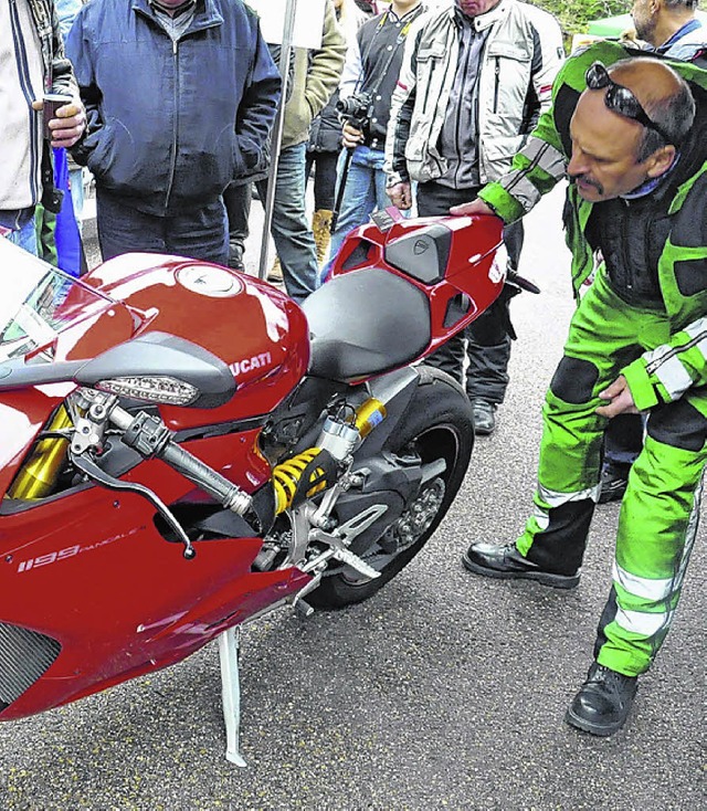 Publkumsmagneten sind natrlich auch A...s Interesse der Polizei. Bild: Bingold  | Foto: BZ