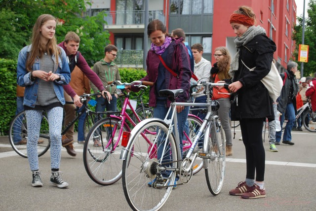 Bei Gebrauchten Velos schaut man ganz genau hin  | Foto: Thomas Loisl MInk