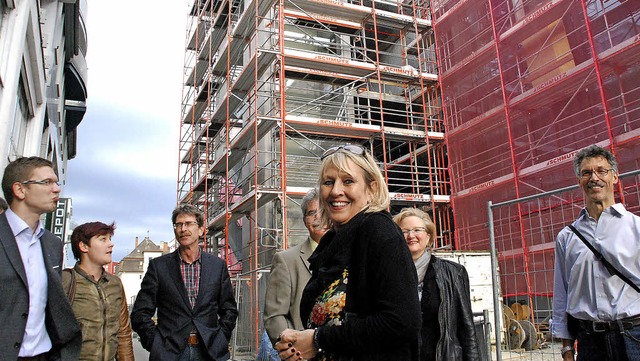 CDU auf Innenstadttour: Renate Thoma a...agneten, der Anfang Juli ffnen wird.   | Foto: Ralf Staub