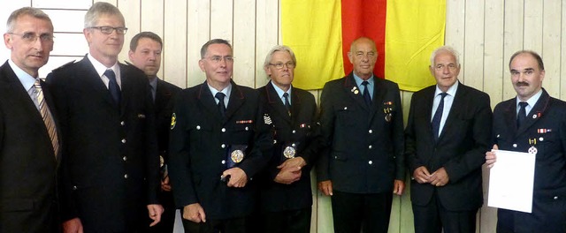 MdB-Armin Schuster (links), Verbandsvo...ard Thomann, Kurt Hupfer (von links).   | Foto: Reinhardt