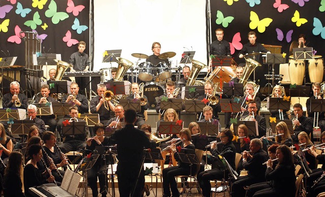 Zweieinhalb Stunden lang verzauberten ...usikerinnen und Musiker das Publikum.   | Foto: Heidi Fssel