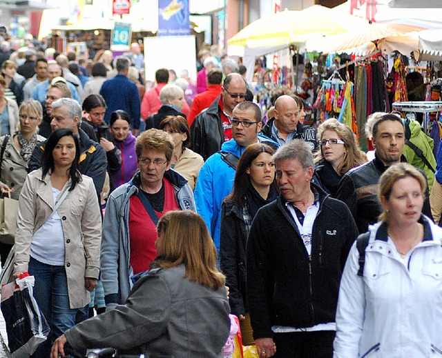 Besucherstrme am Sonntag in der Innenstadt.  | Foto: Thomas Loisl Mink