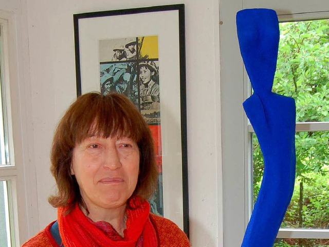 Jeannette Frei in ihrem Atelier bei de...igung der Kunstwerke fr die Auktion.   | Foto: Vollmar