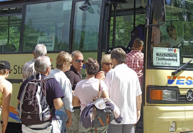 Beim Wanderprakplatz Schattenmhle gib...luss mit dem Wanderbus Wutachschlucht.  | Foto: sebastian barthmes