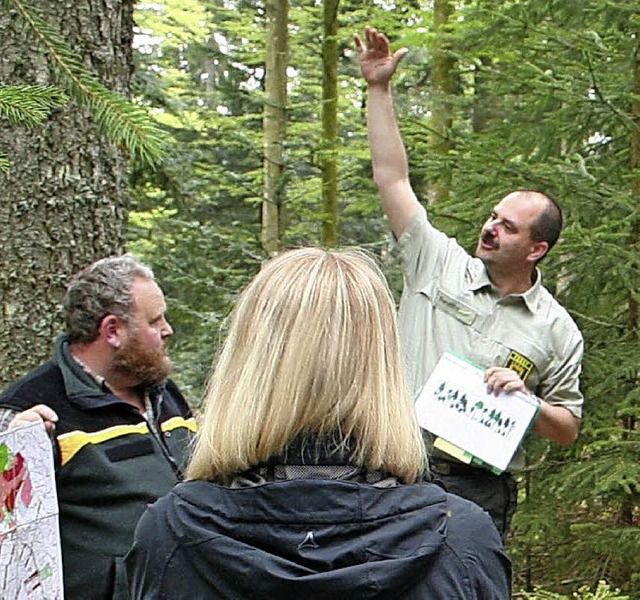 Marco Sellenmerten (rechts) und Frste...nks) beantworteten  Fragen der Brger.  | Foto: Gerd Sutter